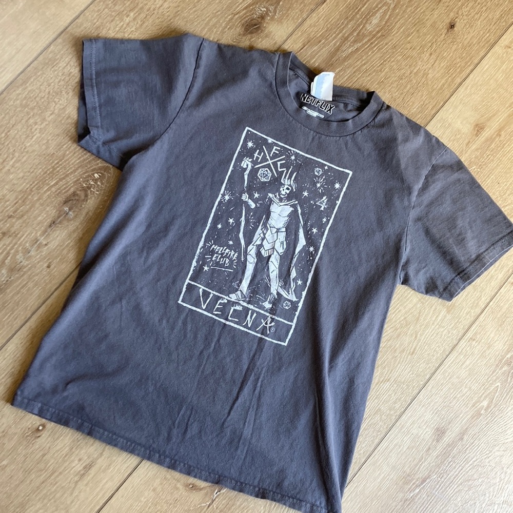 Youth Netflix size L Stranger Things Vecna tee gray